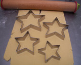 Foto del paso 3 de la receta: Árbol navideño de galletas de estrella