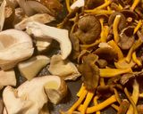 Une image de l'étape 1 de Omelette aux 2 champignons.