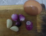 Foto langkah ke 1 dari resep Nasi Goreng Tidak Pakai Kecap.