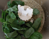 Foto del paso 2 de la receta: Pesto de albahaca con pepitas de calabaza