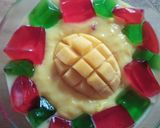 A picture of step 5 of Mango jelly custard.