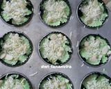 Foto langkah ke 6 dari resep 369.Pandan Cheese Cupcakes.