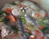 Foto langkah ke 4 dari resep Ikan Kembung Rebus Simple.
