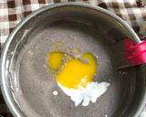 Foto langkah ke 3 dari resep Bolu Ketan Item Keju Lumer.
