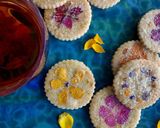 Foto del paso 8 de la receta: Galletas con flores y aroma a limón