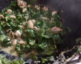 Foto del paso 3 de la receta: Pollo marinado al wok con espinacas