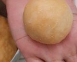 Foto langkah ke 4 dari resep Donat Empuk tabur Gula Halus.