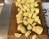Une image de l'étape 6 de Pommes de terre, carottes et navets marteaux fruités.