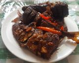 Foto langkah ke 2 dari resep Ikan Masak Kecap Praktis.