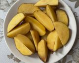 Foto langkah ke 2 dari resep Potato Wedges.