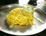 A picture of step 2 of Maggi pizza.