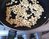 Foto del paso 3 de la receta: Semillas de zapallo tostadas