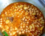 ঘুঘনি তিনকোনা পরোটা(ghugni porota recipe in Bengali) রেসিপির ধাপ 4 ছবি
