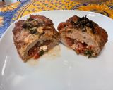 Une image de l'étape 16 de Roulades de porc à la tomate, herbes aromatiques et feta.