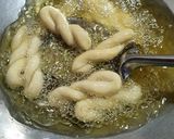 Foto langkah ke 3 dari resep UNTIR GULA (KUE ANGKA 8 KUE KEPANG KUE PLINTIR KUE TAMBANG).