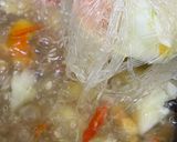 Foto langkah ke 4 dari resep Sayur Bening Timun Wortel Soun.