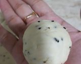 A picture of step 5 of Qeema samosa...