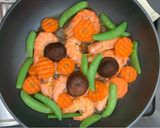 รูปขั้นตอนการทำที่ 4 ของ กุ้งอบเกลือ (เมนูไหว้สารทจีน)