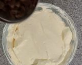 Foto del passaggio 7 della ricetta Cheesecake Oreo al cioccolato senza cottura