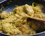 Foto langkah ke 3 dari resep Ayam goreng telur lengkuas.