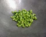 A picture of step 1 of Green veggies chips.