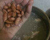 Foto langkah ke 2 dari resep Sup Ayam dengan Kacang Merah & Wortel.