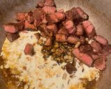 A picture of step 5 of Steak & Blue cheese pasta.