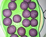 Foto langkah ke 3 dari resep Bola ubi ungu kopong isi coklat.