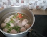 Foto langkah ke 2 dari resep Dimsum kuah pedas.
