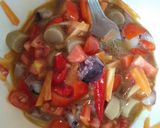Foto langkah ke 4 dari resep Telur Dadar Sayur+Cumi.