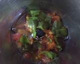 A picture of step 3 of Roasted tomato and capsicum soup.