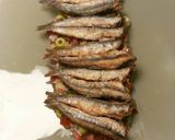 Foto del paso 2 de la receta Anchoas fritas sobre cama de picadillo de ensalada