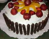 Foto del paso 10 de la receta: Torta de cumpleaños con frutas de estación