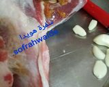 صورة لخطوة 1 من وصفة الفخذة الضاني بالخضار بالفرن