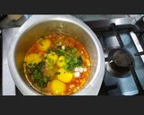 A picture of step 4 of Anda Maghaz Masala.