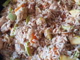 Arroz con pollo y verduras salteadas