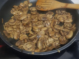 Champiñones al ajillo