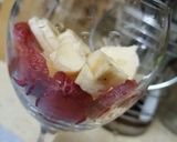 A picture of step 2 of Creamy Fruit chaat glass 🍧.