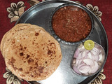 लौकी का भरता और भाखरी (lauki ka bharta aur bhakri recipe in Hindi)