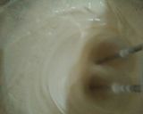 Foto langkah ke 2 dari resep Dragon Fruit Steamed Cake.