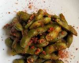 Foto langkah ke 4 dari resep Spicy Garlic Edamame.