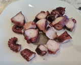 Foto del paso 3 de la receta: Espaguetis con pulpo al ajillo y salsa de tomate