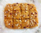 A picture of step 4 of Besan Burfi.