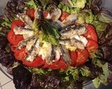 Une image de l'étape 9 de Salade de chêne rouge aux tomates, endives, sardines et feta.