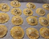 Foto del paso 5 de la receta: Empanadillas de dulce de membrillo y frutos secos