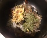 Une image de l'étape 3 de Bouillon de gambas aux légumes et herbes (recette anti gaspi).