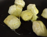 Foto del paso 4 de la receta: Bacalao en crema de eneldo con alcachofas y espárragos a la plancha