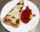 Foto del paso 3 de la receta: Filete de merluza con pimientos del piquillo y grana padano
