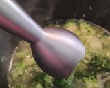 Brokkoli krémleves /liszt nélkül recept fázis 2 fotója