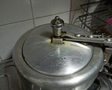 A picture of step 12 of Daal Palak.